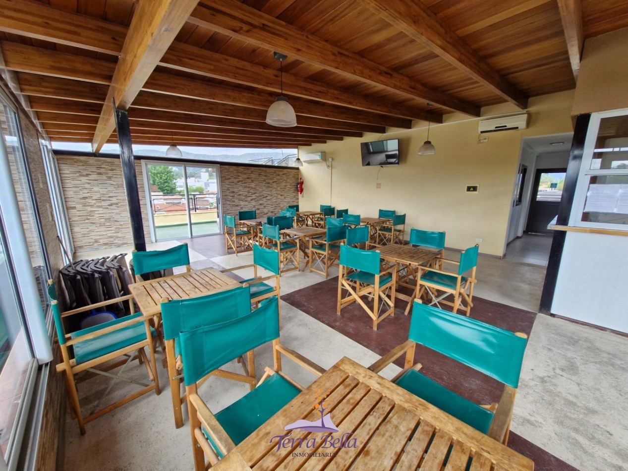 DEPARTAMENTO PARA 4 PERSONAS CON PILETA, QUINCHO, COCHERA, A METROS DEL LAGO