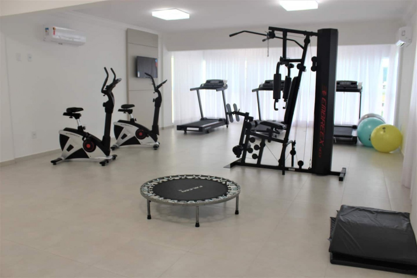 DEPARTAMENTO PARA 6 CON PILETA - QUINCHO - JUEGOS PARA NIÑOS 