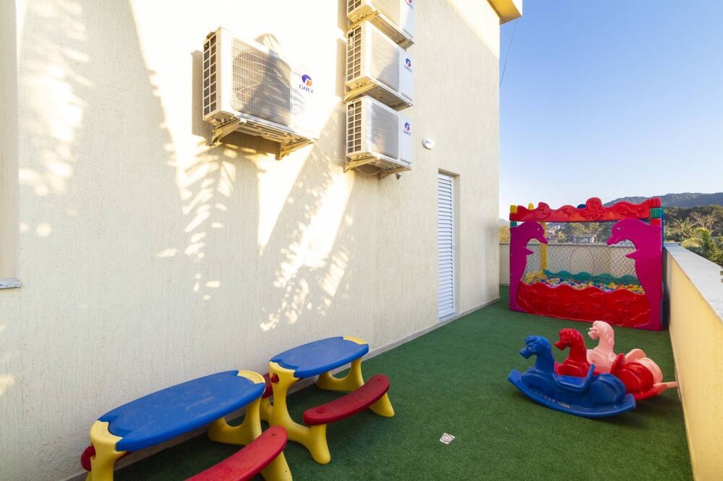 DEPARTAMENTO PARA 6 CON PILETA - QUINCHO - JUEGOS PARA NIÑOS 