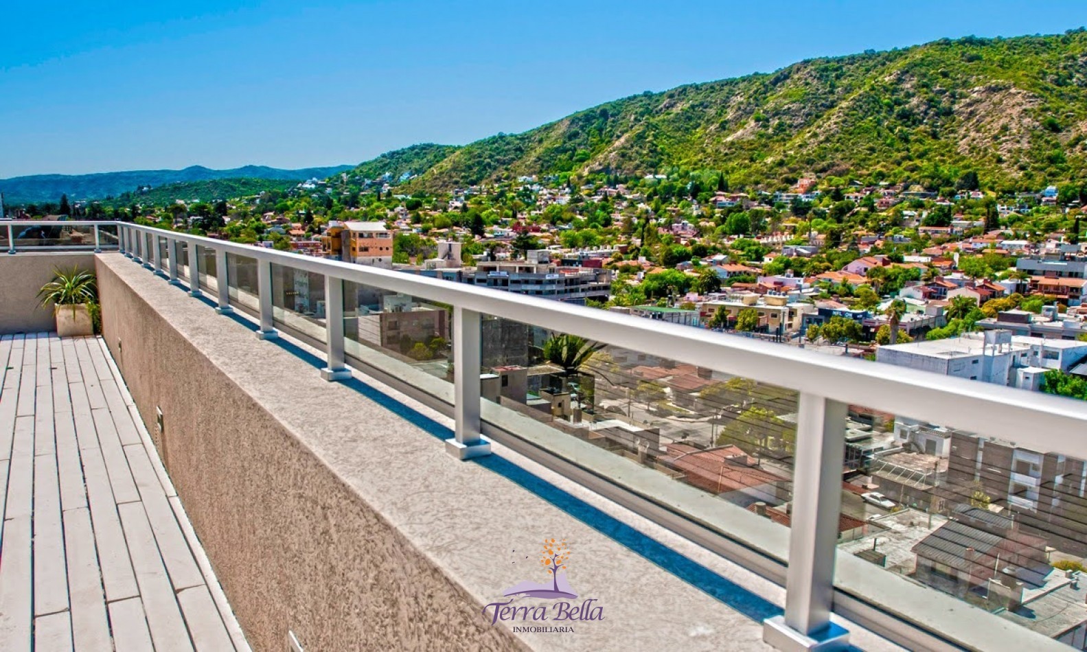DEPARTAMENTO PARA 4 PERSONAS - CENTRICO-PILETA-TERRAZA-COCHERA-GIM