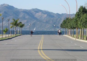 DEPARTAMENTO MONOAMBIENTE PARA 2 PERSONAS FRENTE AL LAGO, CON COCHERA