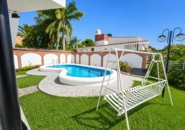 CASA PARA 8 PERSONAS CON PARQUE-QUINCHO-PILETA