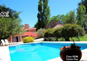 CASA PARA 11 PERSONAS CON PARQUE, PILETA Y QUINCHO