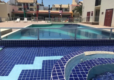 DEPARTAMENTOS FRENTE AL MAR - PILETA CLIMATIZADA - QUINCHO - JUEGOS PARA NIÑOS - SOLARIUM -