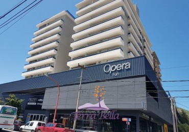 DEPARTAMENTO PARA 4 PERSONAS - CENTRICO-PILETA-TERRAZA-COCHERA-GIM-JUEGOS
